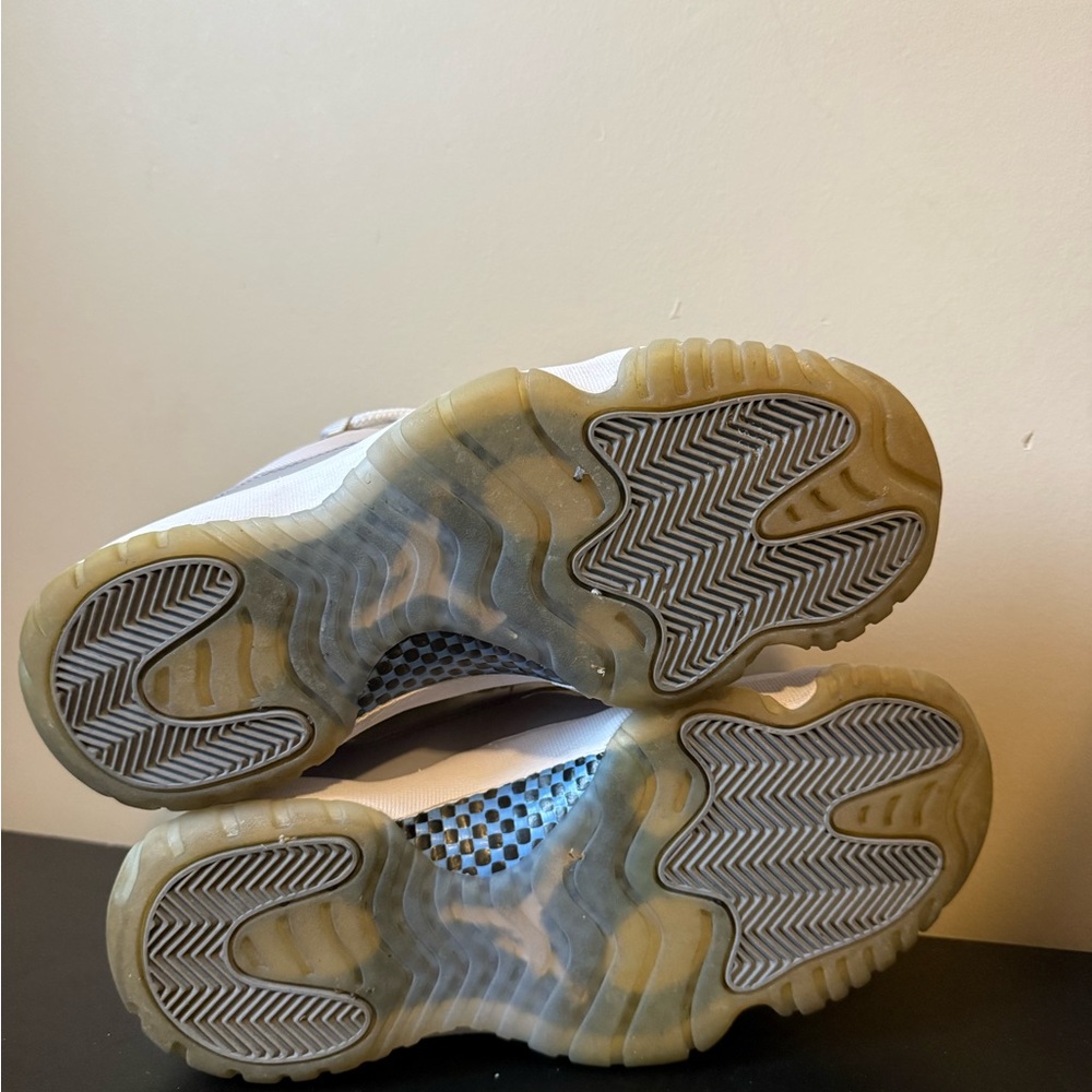 Air Jordan 11 Low “Cool Grey” – Size US 9 / EU 42.5 - Picture 3 of 5